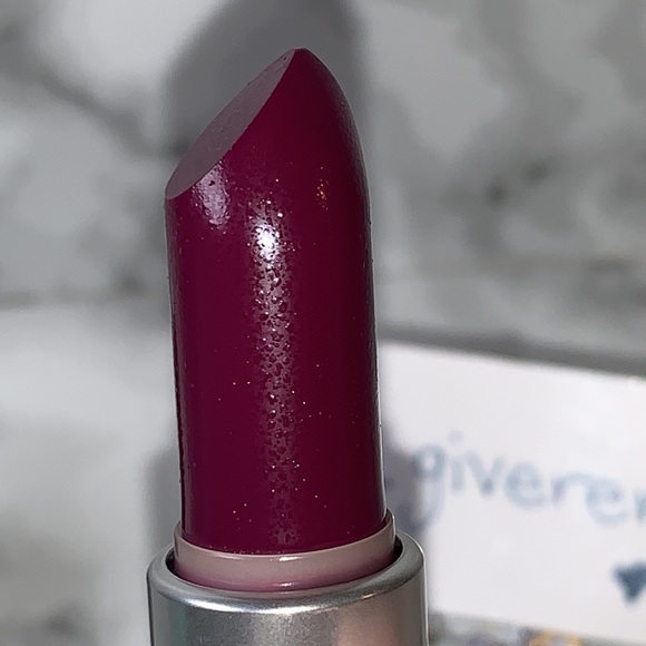 NWOB REBEL SATIN Lipstick MAC - Picture 5 of 17